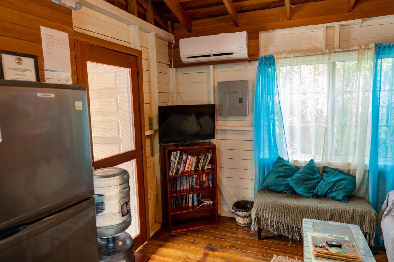 Hummingbirds Cabins Caye Caulker Eksteriør bilde